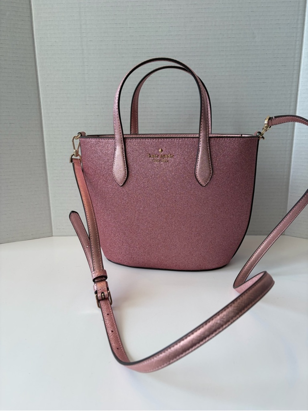 Kate Spade New York Glimmer Small Zip Satchel in Mitten Pink